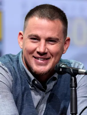 Channing Tatum Poses Shirtless as VMan Cover Star – The Hollywood Reporter