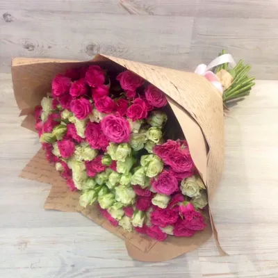 Букет из 29 бело-розовых кустовых роз – заказать и купить с доставкой в  Красноярске