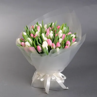 Букет белых и розовых тюльпанов \"Маршмэллоу\" от Camellia