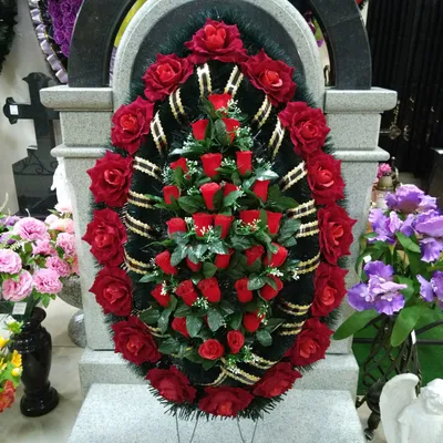 Ритуальный венок | Похоронные цветочные композиции, Флористика, Похоронные  цветы