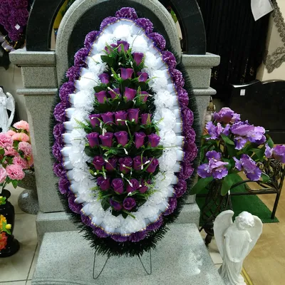 Купить ритуальный венок на похороны, искусственные венки по низкой цене! |  Похоронные цветочные композиции, Нагробные цветы, Похоронные цветы