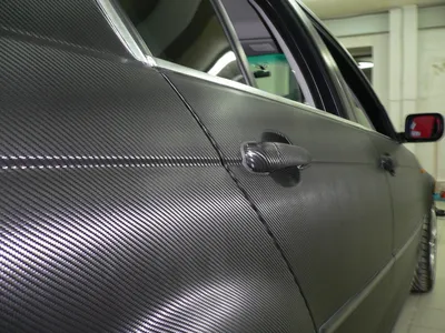 Оклейка авто карбоновой плёнкой - покрытие автомобиля карбоном