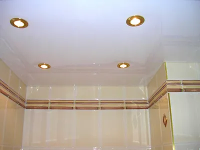 Натяжные потолки ванная фото