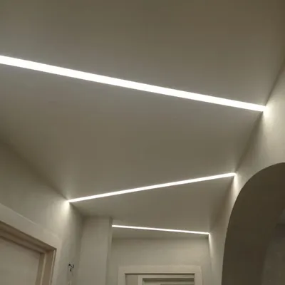 Натяжной потолок со световыми линиями в коридоре - Натяжные потолки в  Челябинске от компании \"Смарт\"