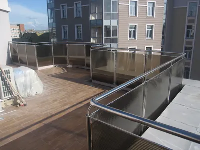 Ограждения балкона с поликарбонатом – Сталь Декор