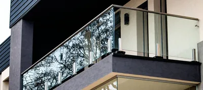 Стеклянные ограждения для балкона - под ключ в Москве по низкой цене |  steklovik.ru