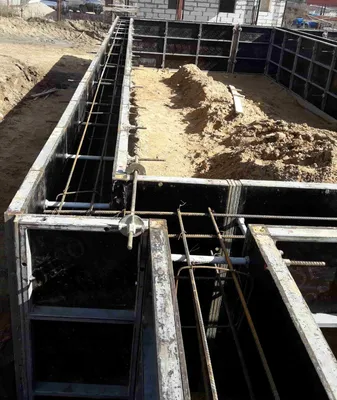 Когда снимать опалубку после заливки бетона летом: правила и критерии выбора
