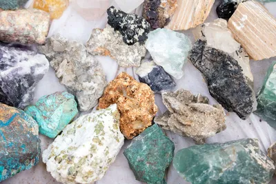 Что такое драгоценные и полудрагоценные камни? 📖 Блог интернет-магазина  Karatov