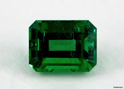 https://jewellerymag.ru/p/green-gems/
