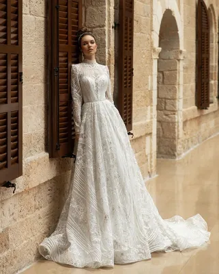 Закрытое кружевное свадебное платье купить в Москве