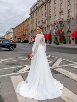 Свадебное платье минимализм с длинными рукавами Алана – купить в Москве -  свадебный салон Etna Bride