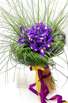 Букет из ирисов своими руками DIY Bouquet with irises | Флористика,  Цветочные букеты, Букет ирисов