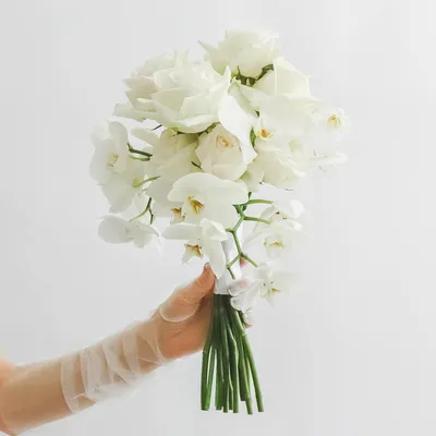 Свадебный букет из роз в Москве JARDINELLI