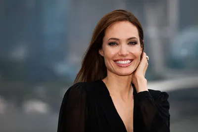 В сеть попало неожданное видео с Анджелиной Джоли | Новини.live