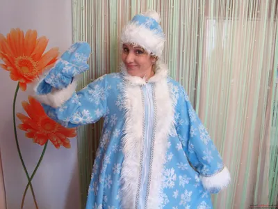 Как сделать костюм Снегурочки в качестве карнавального костюма для Нового  года. Подробный мастер-класс с фото и видео поможет сшить костюм Снегурки  даже начинающим мастерицам.