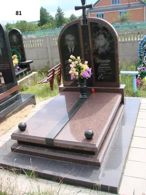 Двойной памятник на могилу для двух человек, закрыть цветник и крест из  гранита: продаж, ціна та фото Від \"Український Граніт\"