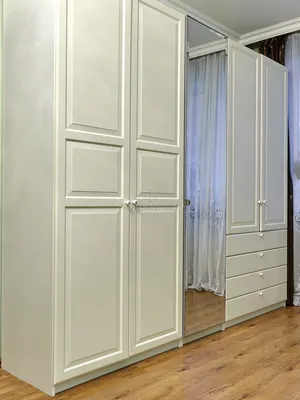 Белый распашной шкаф «Алст» в классическом стиле с крашеными фасадами из МДФ,  Арт.114