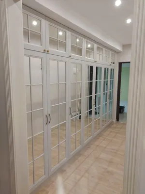 Белоснежные распашные шкафы из МДФ под эмалью — Фабрика мебели «Мебиус»