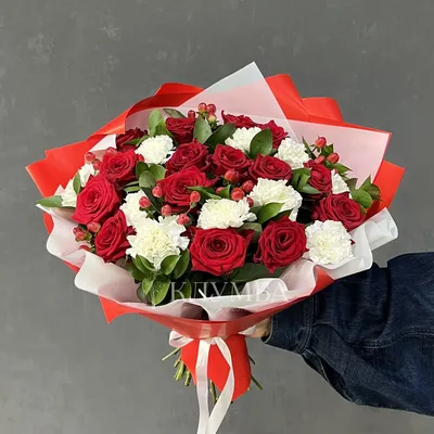 Букет из роз с гвоздиками Миата — купить в Екатеринбурге