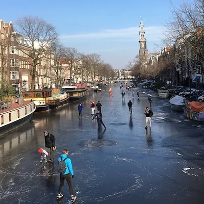 Амстердам на время превратился в город-каток - KP.RU