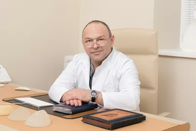 Пластический хирург, доктор медицинских наук Салиджанов Анвар Шухратович