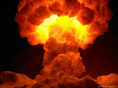 Огромный ядерный гриб после взрыва - обои на рабочий стол