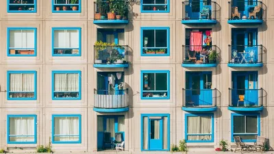 Не просто свалки. О чем говорят наши балконы и как их облагородить? | Украинский интерес