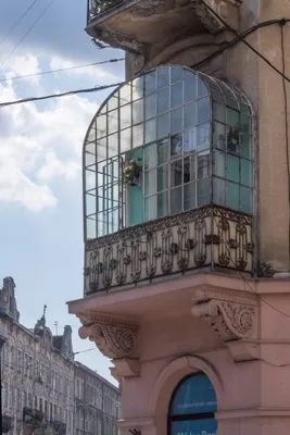 Киевские балконы привлекли внимание международного издания благодаря архитектору-фотографу.