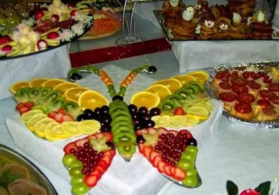 Вкусные салаты на свадьбу летом: составляем меню праздничного стола |  Остров невест