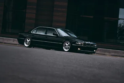 BMW 7-Series E38 - Long