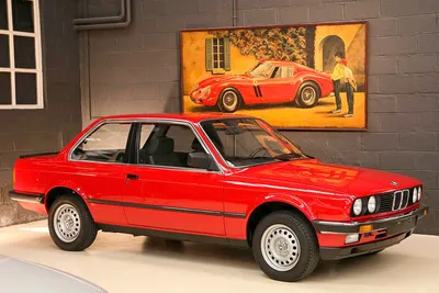 На продажу выставлена новенькая BMW E30 1985 года – Автоцентр.ua