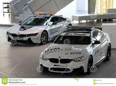 Белые спортивные машины BMW Редакционное Фото - изображение насчитывающей  ð¼ñƒð·ðµð¹, ð³ðµñ€ð¼ð°ð½ð¸ñ : 62375131