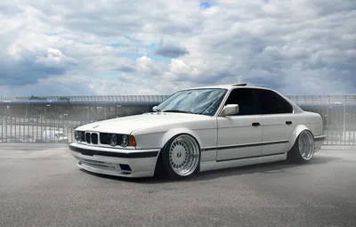 Обои тюнинг, bmw, бмв, белая, white, tuning, stance, e34, е34 картинки на  рабочий стол, раздел bmw - скачать