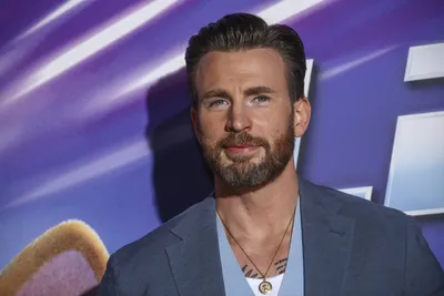Chris Evans Is Driving Twitter and TikTok Wild With His Boston Accent—Watch  the Video | Glamour