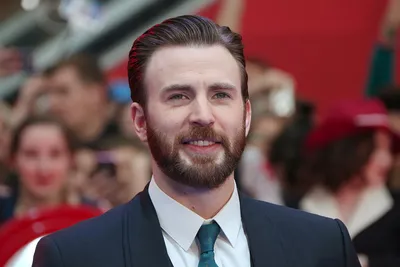 Chris Evans to Chilean journalist: 'Are you trying to set me up with  Shakira?' | Marca