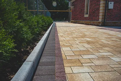 Тротуарная плитка цвета Мустанг «Листопад гранит» форма «Мюнхен» 60 мм -  Строй-С