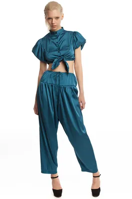 Атласные брюки и блузка БТ006 | Ласкала - эксклюзивная одежда. Женская  одежда в стиле casual.