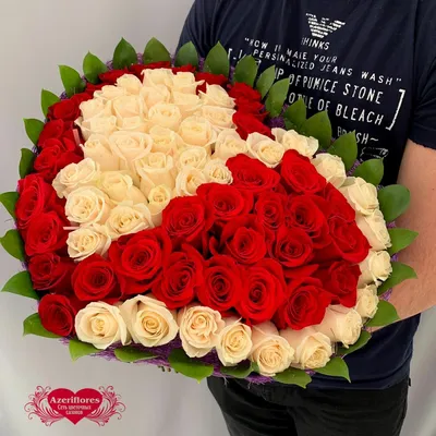 Купить букет в виде сердца из белых и красных роз в Хабаровске ❤  Azeriflores.ru