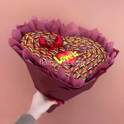 Букет в виде сердца love is - заказать и купить за 0 ₽ с доставкой в Москве  - магазин «Цветы от бабули»