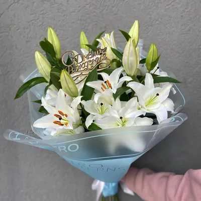 9 белых лилий в букете | Бесплатная доставка цветов по Москве