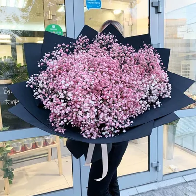 81 розовая гипсофила в букете | Бесплатная доставка цветов по Москве