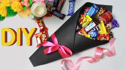 Как сделать букет из киндер-сюрпризов или шоколадок на 8 Марта -  YouLoveIt.ru
