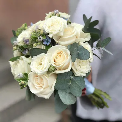 Букет невесты из кустовых роз | Бесплатная доставка цветов по Москве
