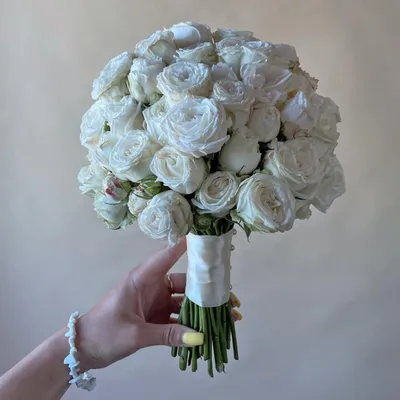 Букет невесты из кустовой розы, Цветы и подарки в Москве, купить по цене  5150 руб, Букеты невесты в Crocus Flowers с доставкой | Flowwow