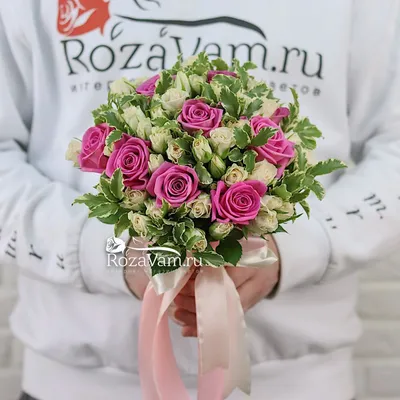 Букет невесты из кустовых роз, эустом и зелени купить в Москве с доставкой  недорого