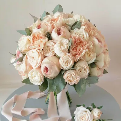 Купить букет невесты из персиковых роз по доступной цене с доставкой в  Москве и области в интернет-магазине Город Букетов