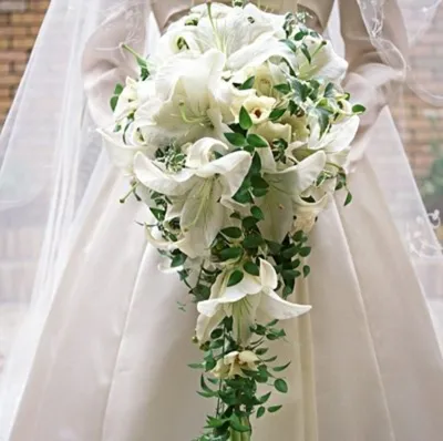 Букет невесты с лилиями и антуриумами под заказ с доставкой