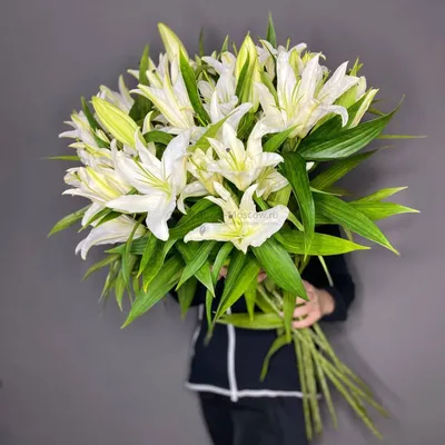 Букет невесты из белых роз и пионов – купить с доставкой в Москве