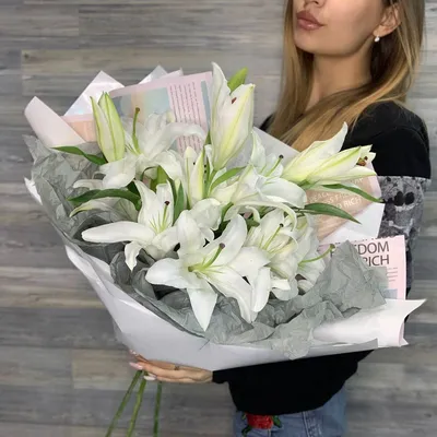 Букет невесты из лилии, гвоздик и роз купить в Москве с доставкой недорого