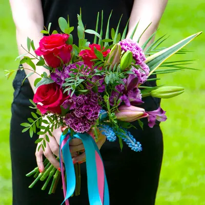 Букет из лилии, роз и ромашек купить в Москве с доставкой недорого